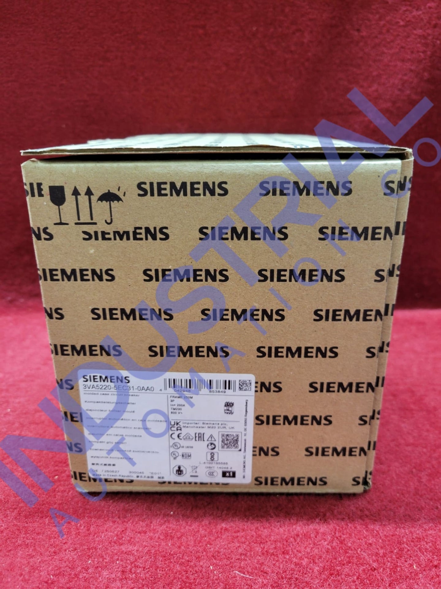 Siemens 3VA5220-5EC31-0AA0 New