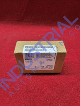 Load image into Gallery viewer, Siemens 6ES7138-4FA04-0AB0 New Business &amp; Industrial